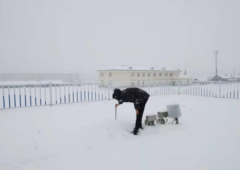 黑龙江鹤岗降雪破纪录