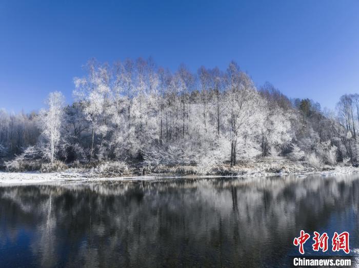 中国最冷小镇气温骤降至零下37.4℃，极限生存挑战开启