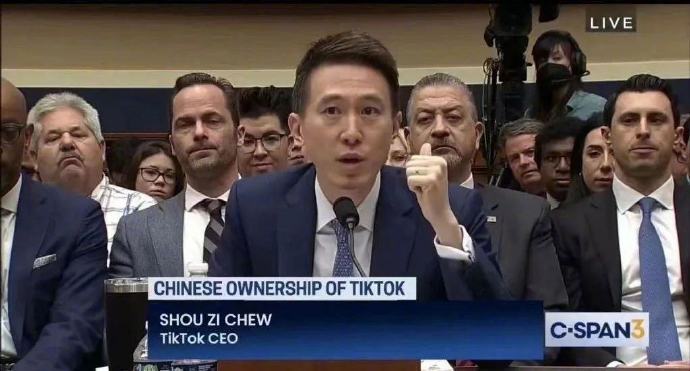 特朗普与TikTok CEO周受资会面，共探未来商业科技合作新篇章