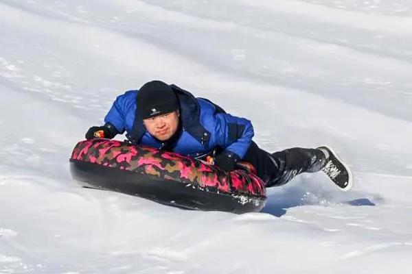 冰雪奇缘，大世界的火爆现象与启示