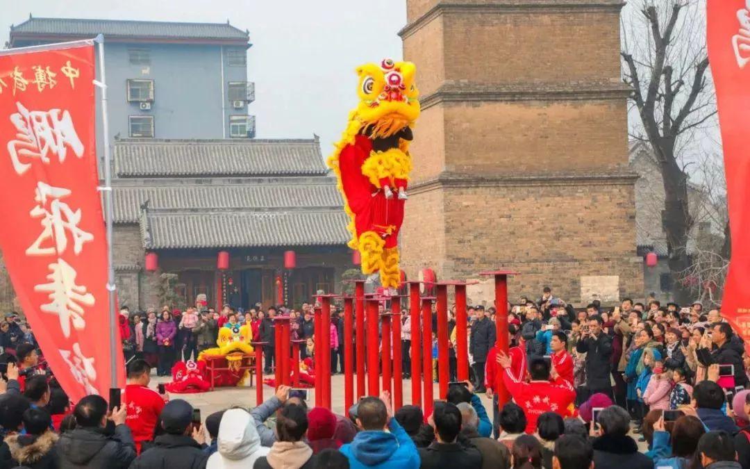 五十六民族年味儿独特，华夏多彩画卷共绘一景