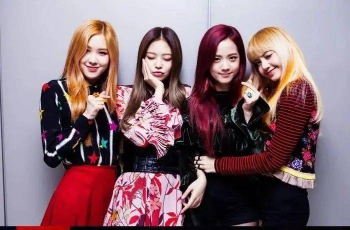 BLACKPINK 2025世界巡回演唱会盛大官宣，全球粉丝盛宴拉开序幕